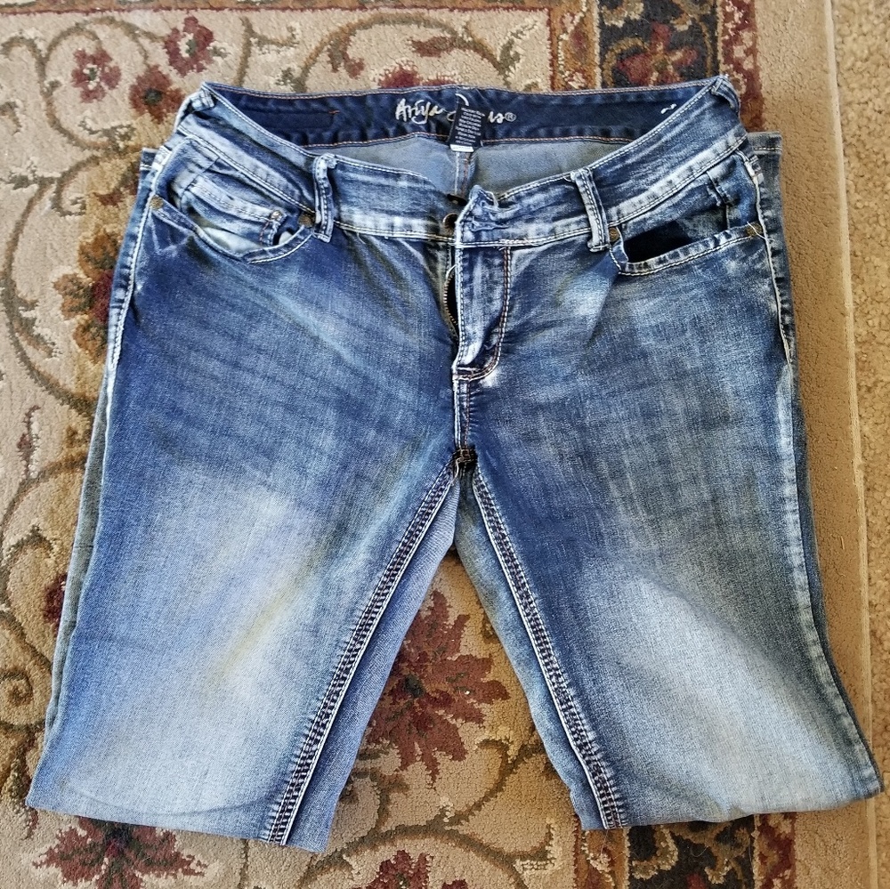 Ariya Jean's